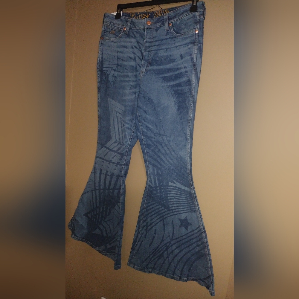 Lainey Wilson Bell Bottom Women Jeans 32"x32"